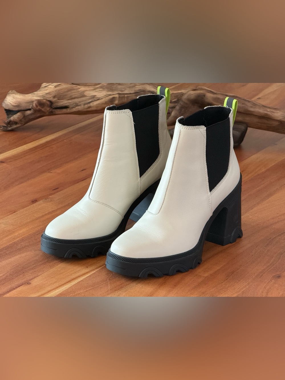 Sorel Women's Brex Heel Chelsea boots in chalk leather, size 7.5